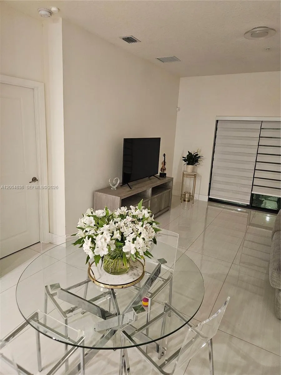 8167 NW 41st St # 109, Doral FL 33166