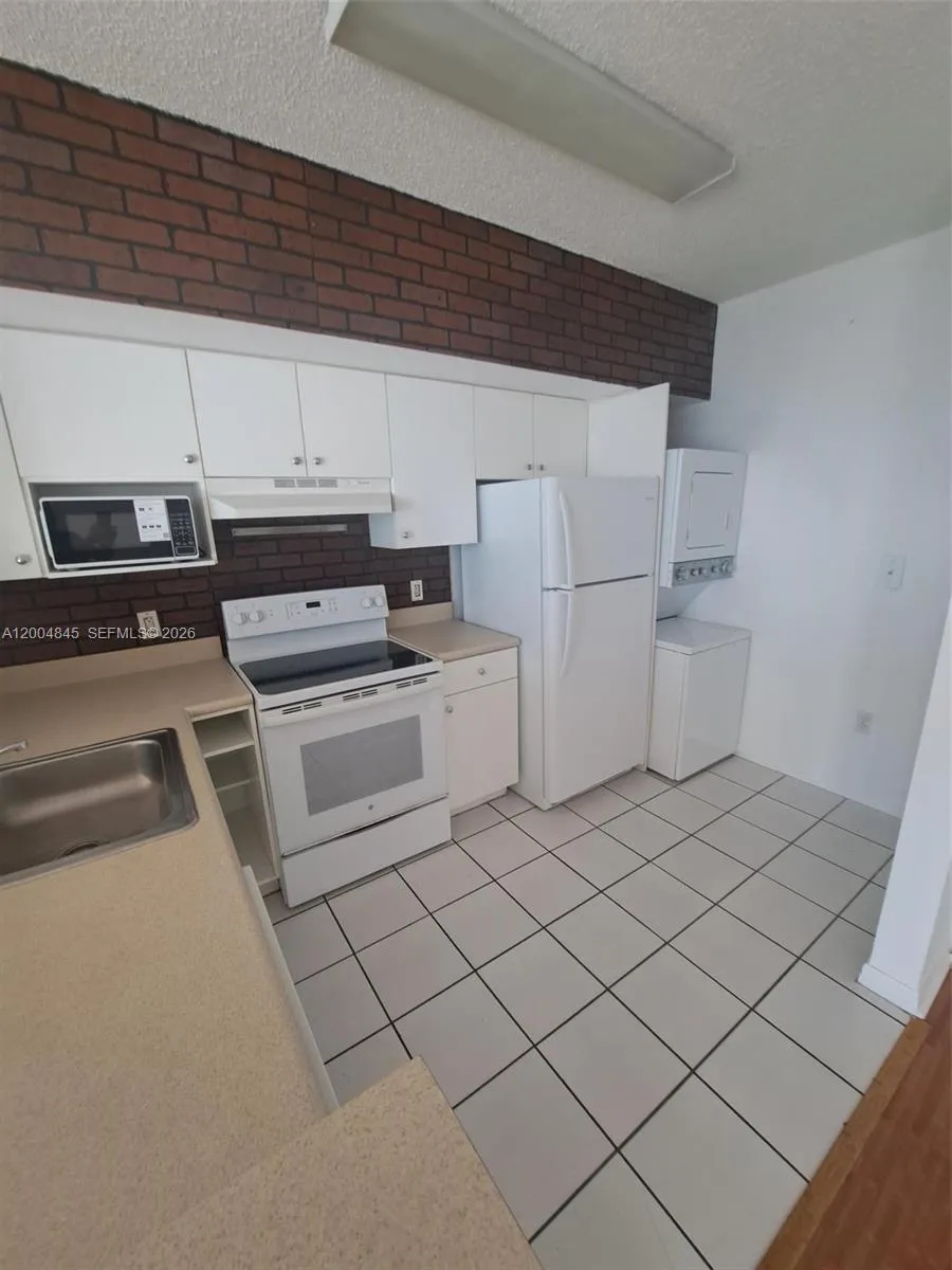 5077 NW 7th St # 1505, Miami FL 33126