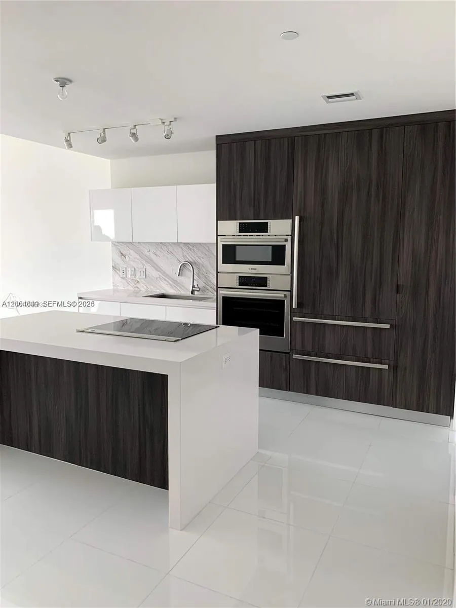 851 NE 1st Ave # 2700, Miami FL 33132