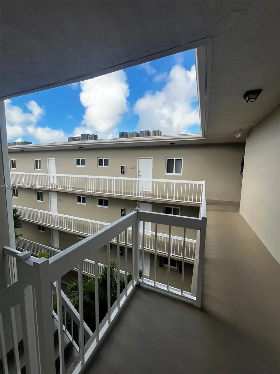 8103 Camino Real # 407, Miami FL 33143