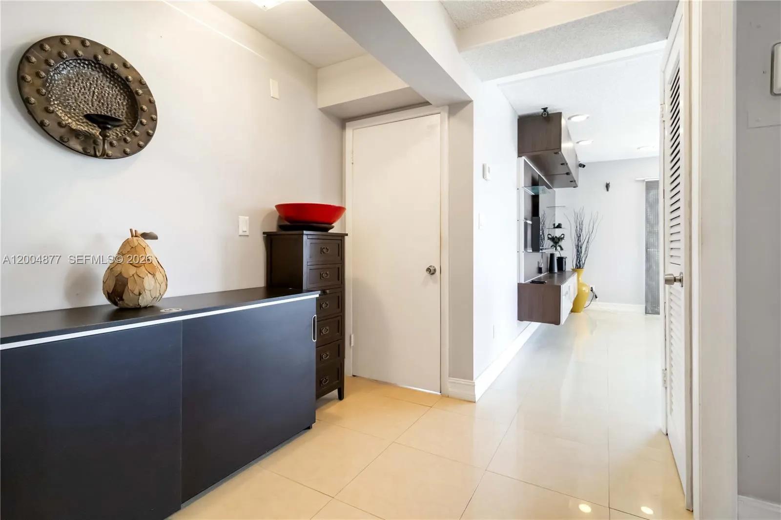 126 Golden Isles Dr # 32A, Hallandale Beach FL 33009