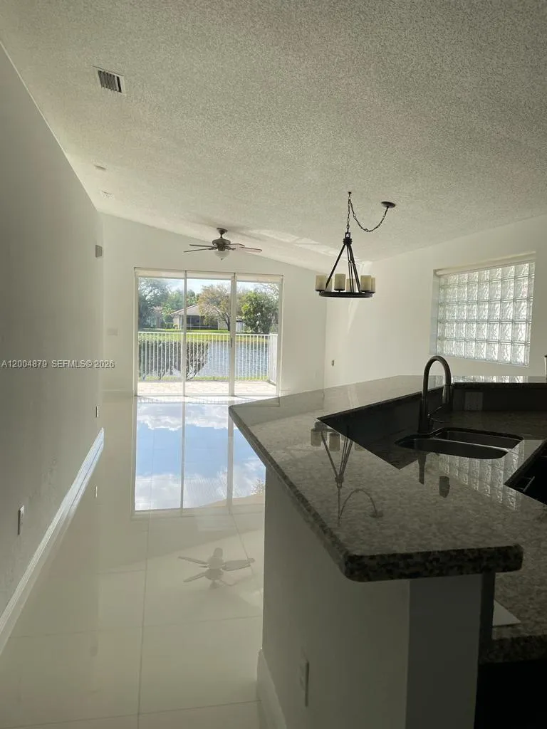 4117 Sapphire Bnd, Weston FL 33331