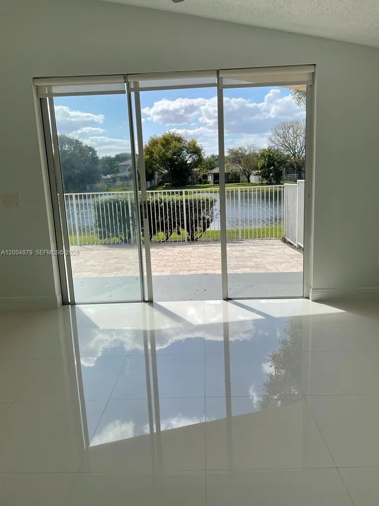 4117 Sapphire Bnd, Weston FL 33331