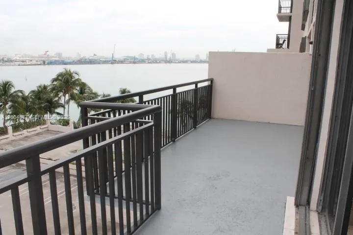 540 Brickell Key Dr # 724, Miami FL 33131