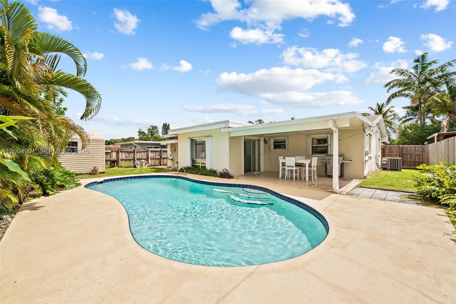 2210 N 57th Way, Hollywood FL 33021