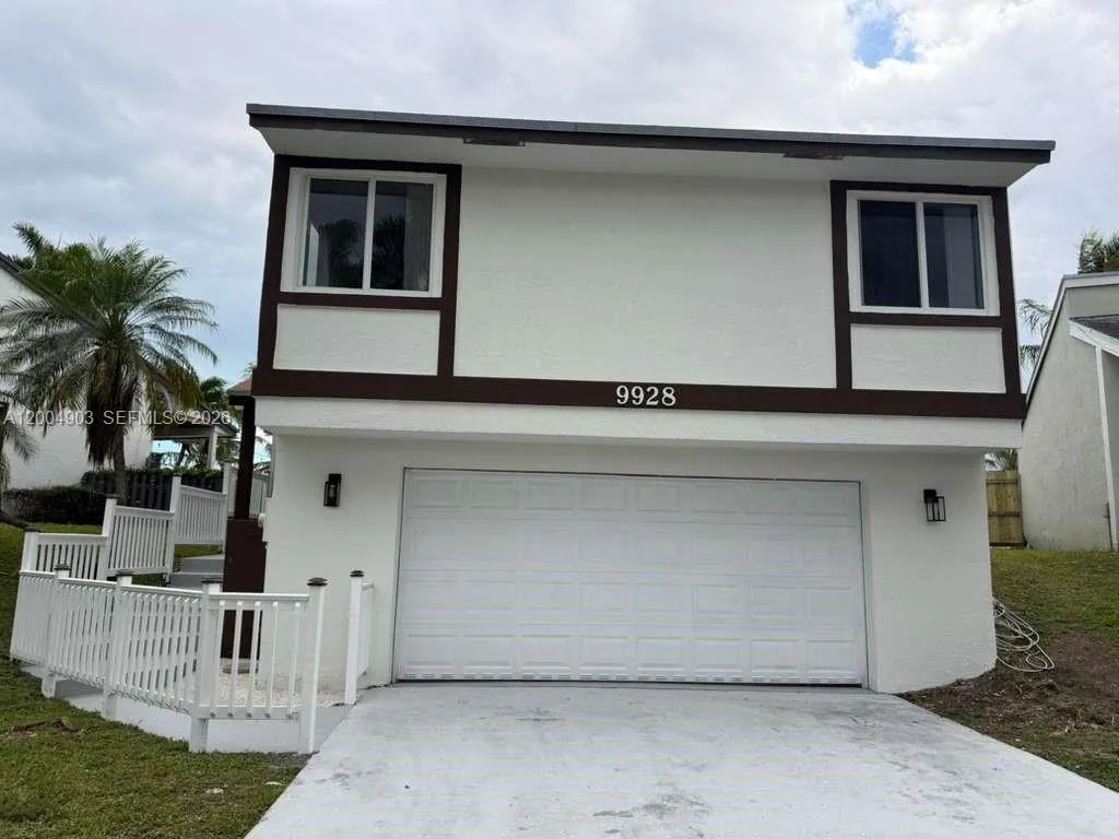 9928 SW 218th Ter, Cutler Bay FL 33190
