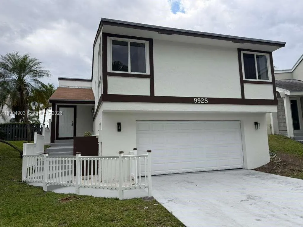 9928 SW 218th Ter, Cutler Bay FL 33190