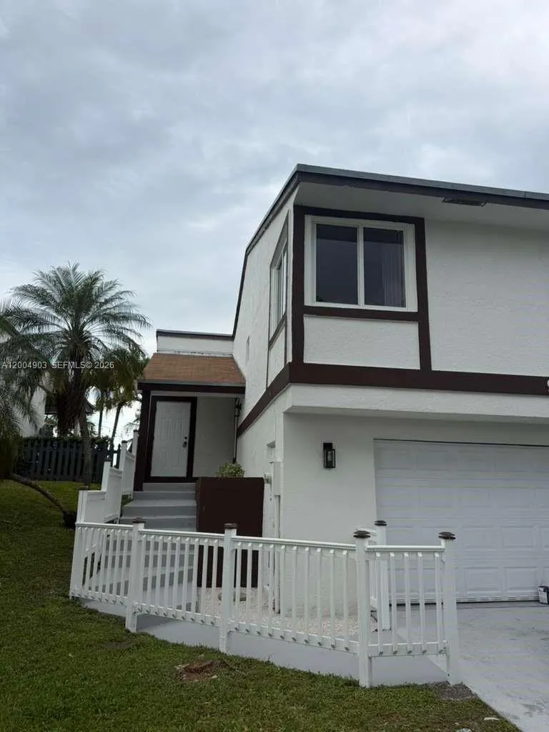 9928 SW 218th Ter, Cutler Bay FL 33190