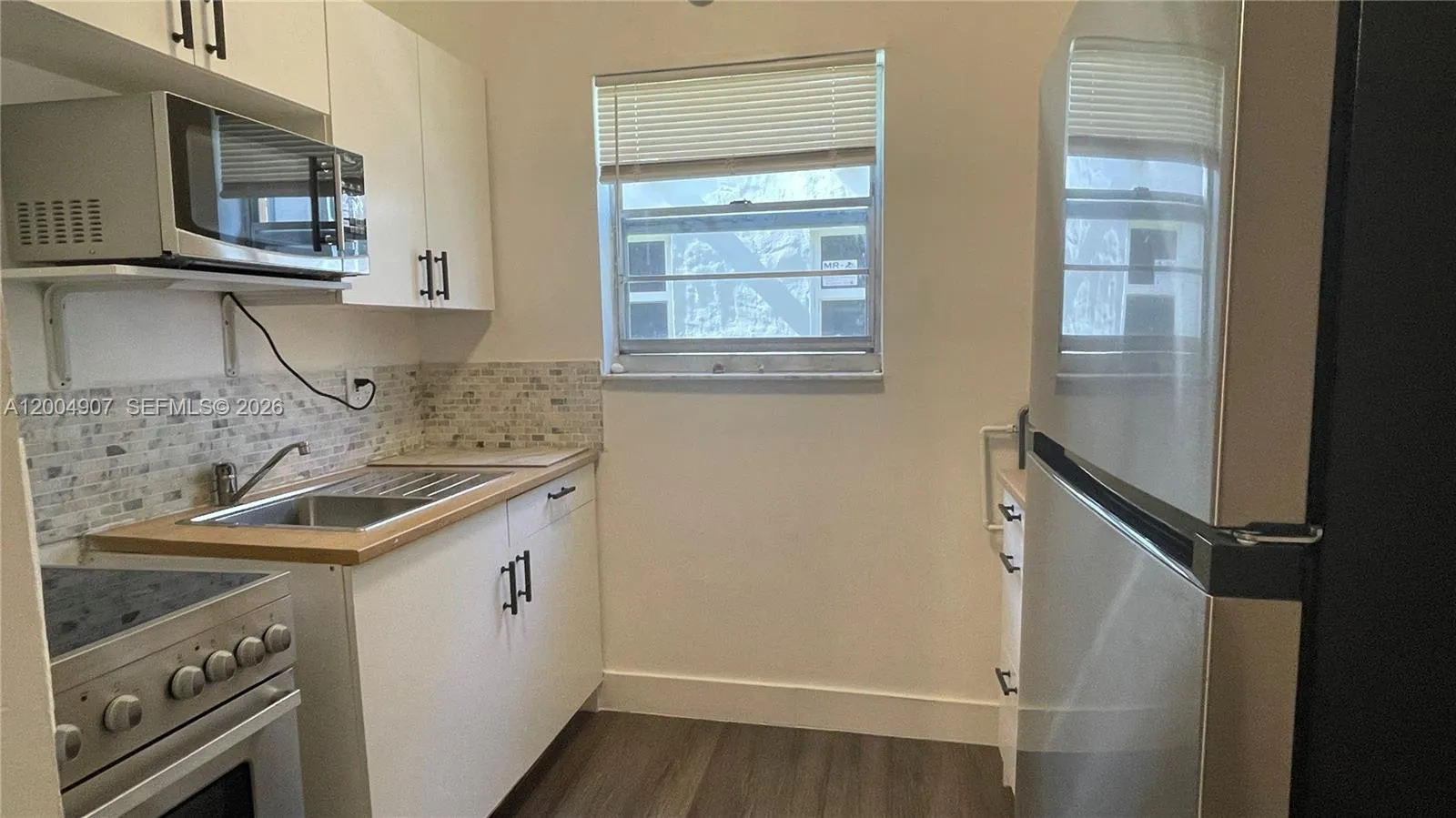 1043 NW 2nd St # 9, Miami FL 33128