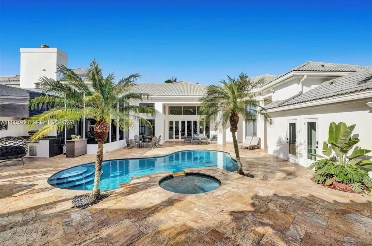 11400 NW 7th St, Plantation FL 33325