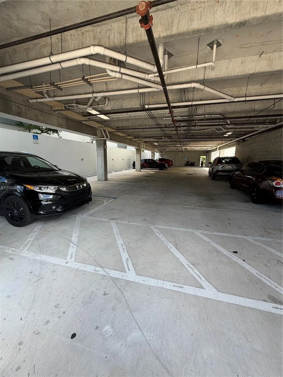 859 E 24th St # 302, Hialeah FL 33013