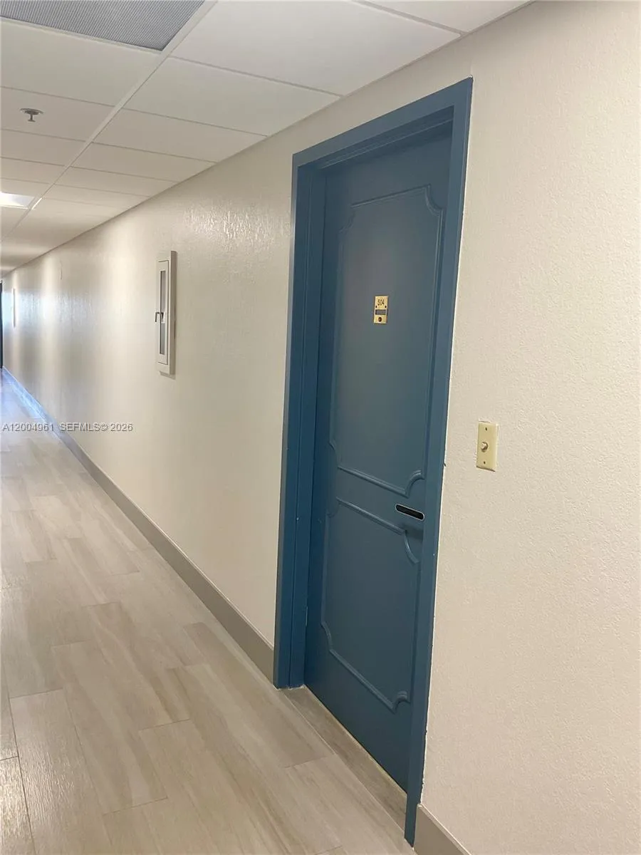 919 Hillcrest Dr # 504, Hollywood FL 33021