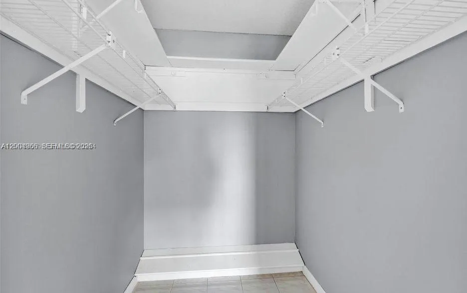 8100 Sunrise Lakes Blvd # 208, Sunrise FL 33322