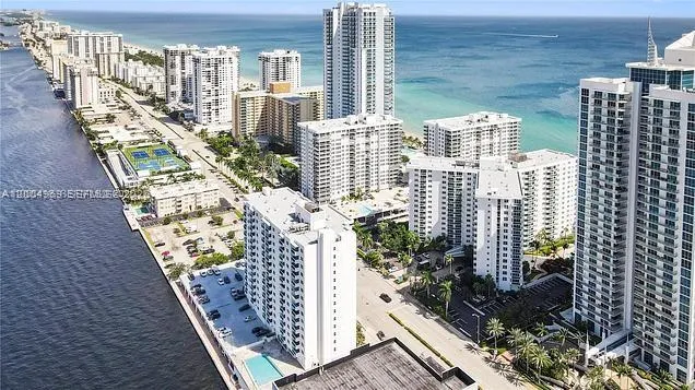 1 bedroom 1 bath for sale at 3000 S Ocean Dr # 414, Hollywood FL 33019