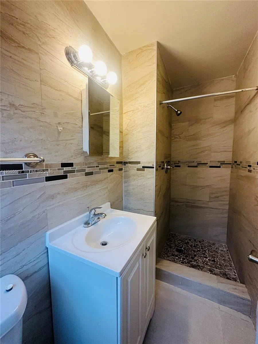 1708 Van Buren St # 3, Hollywood FL 33020