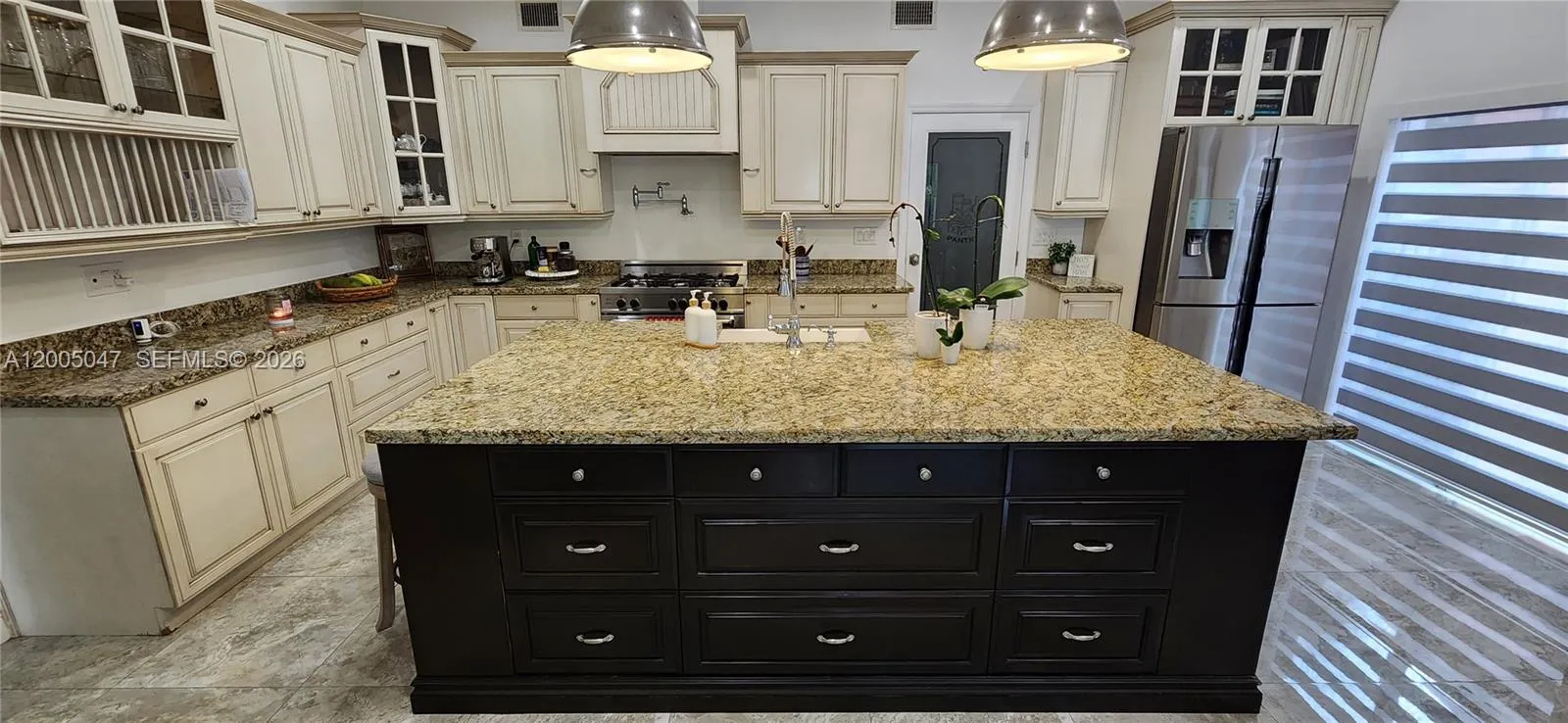 19922 NW 88th Ave, Hialeah FL 33018