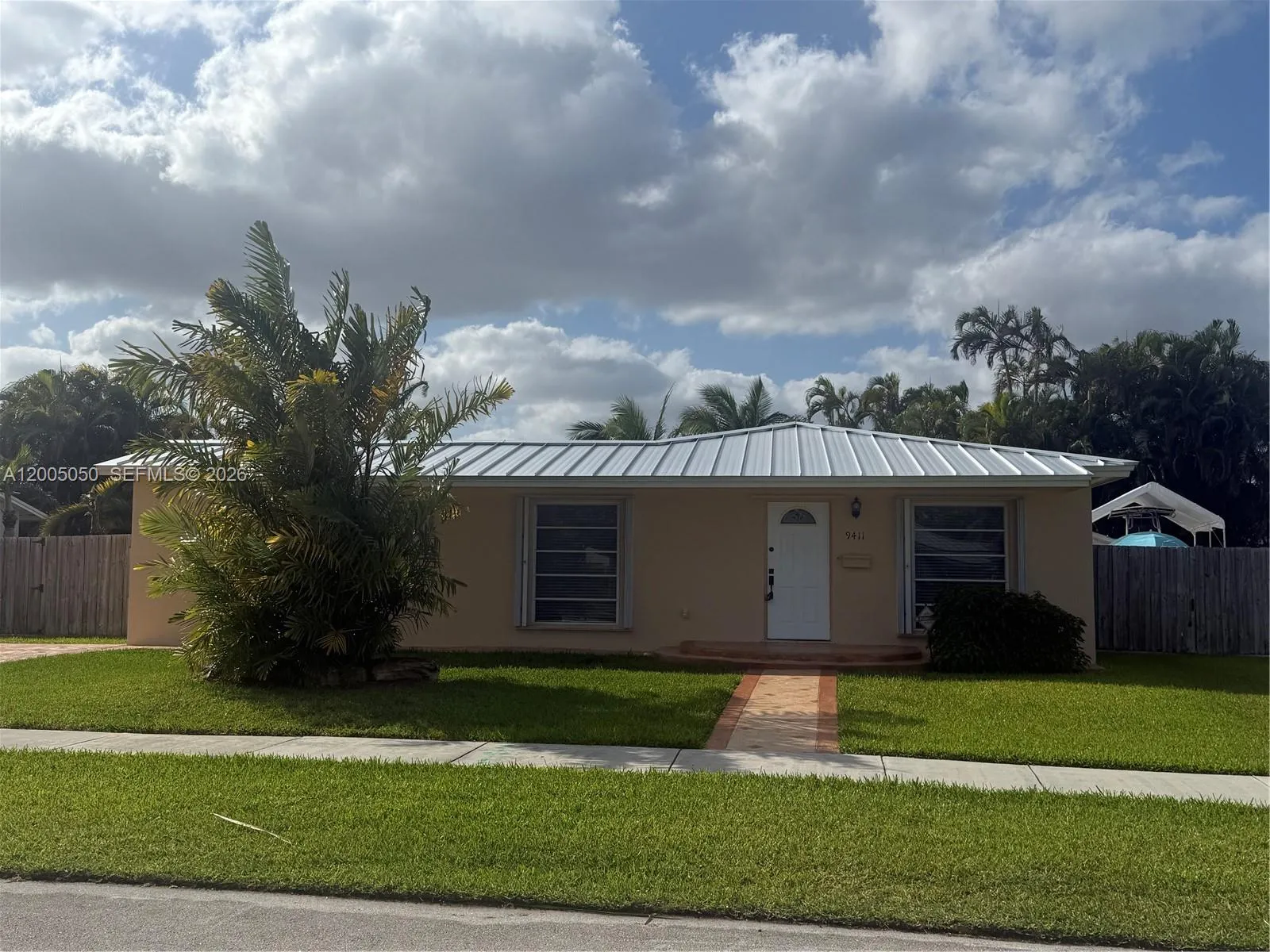 9411 SW 185th Ter, Cutler Bay FL 33157