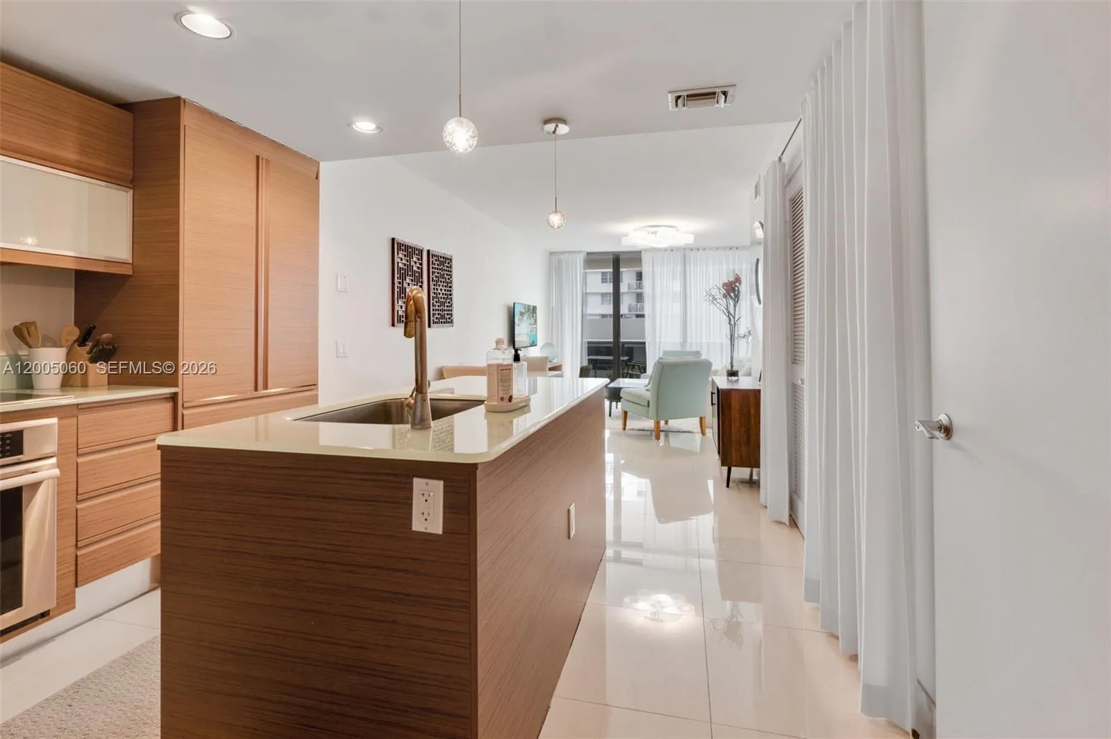 5875 Collins Ave # 604, Miami Beach FL 33140