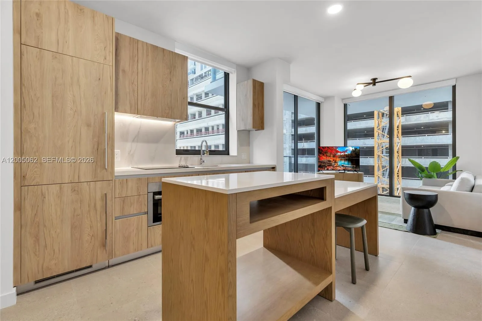 11 NE 6th St # 407, Miami FL 33132