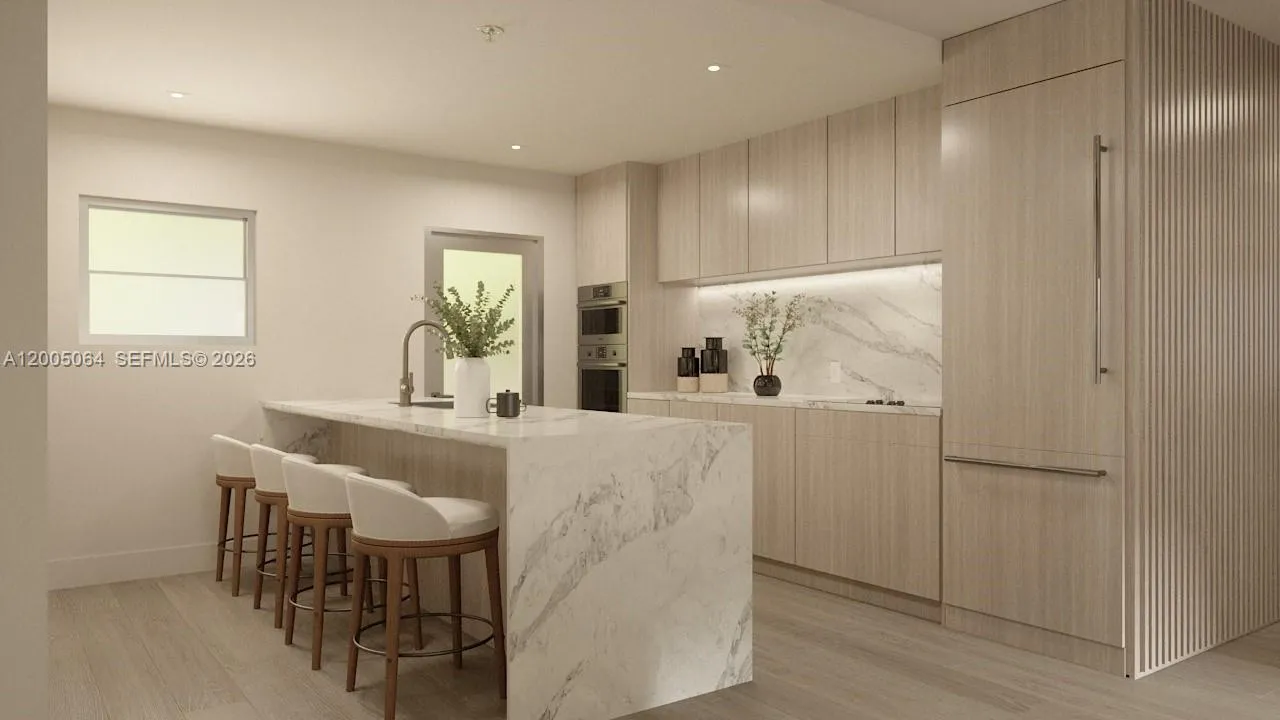 260 Collins Ave, Miami Beach FL 33139