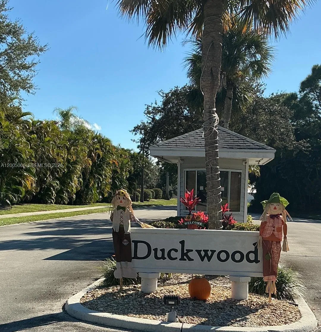 6910 SE Lillian Ct, Stuart FL 34997