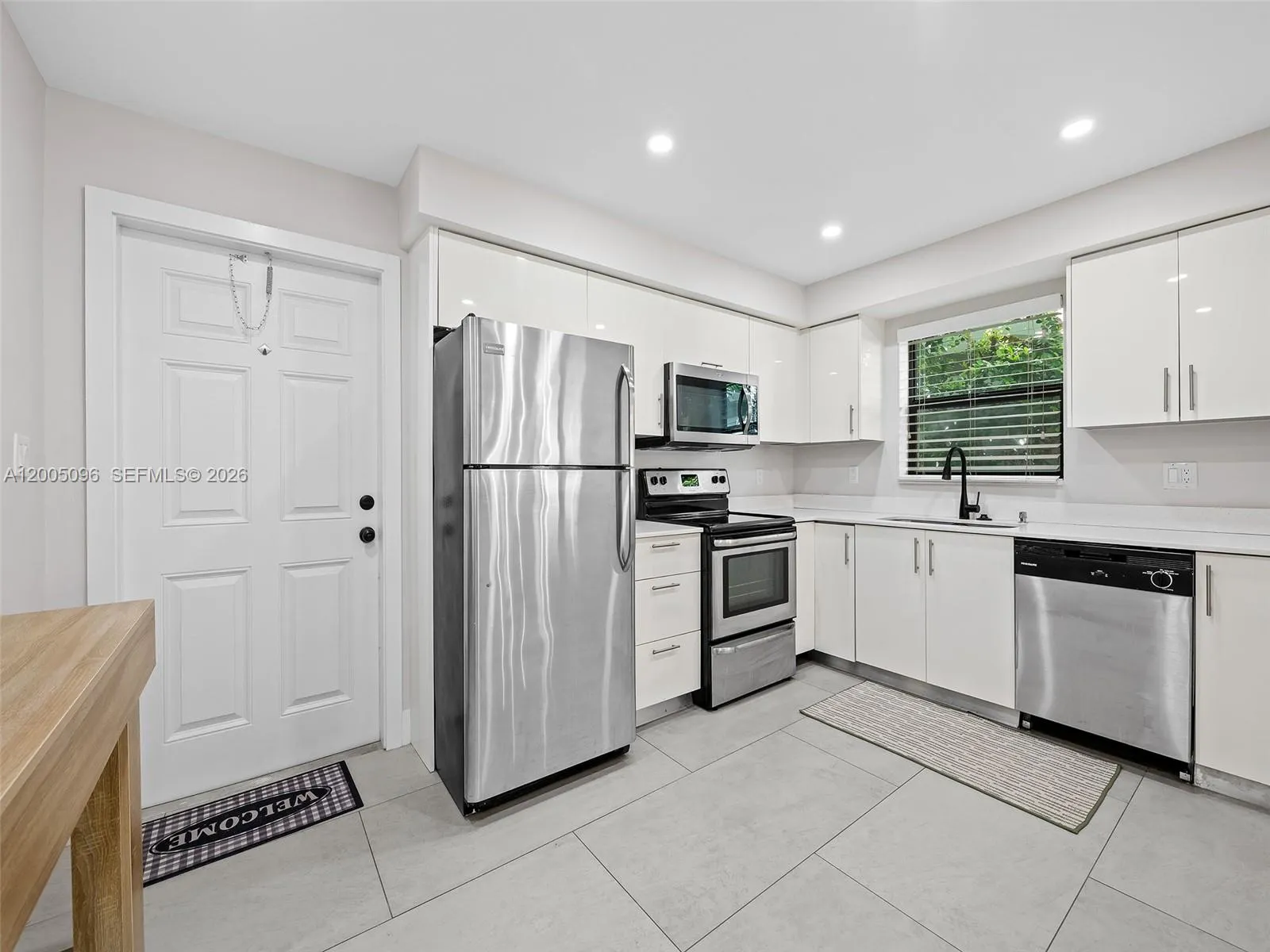 1305 SE 1st St # 2, Fort Lauderdale FL 33301