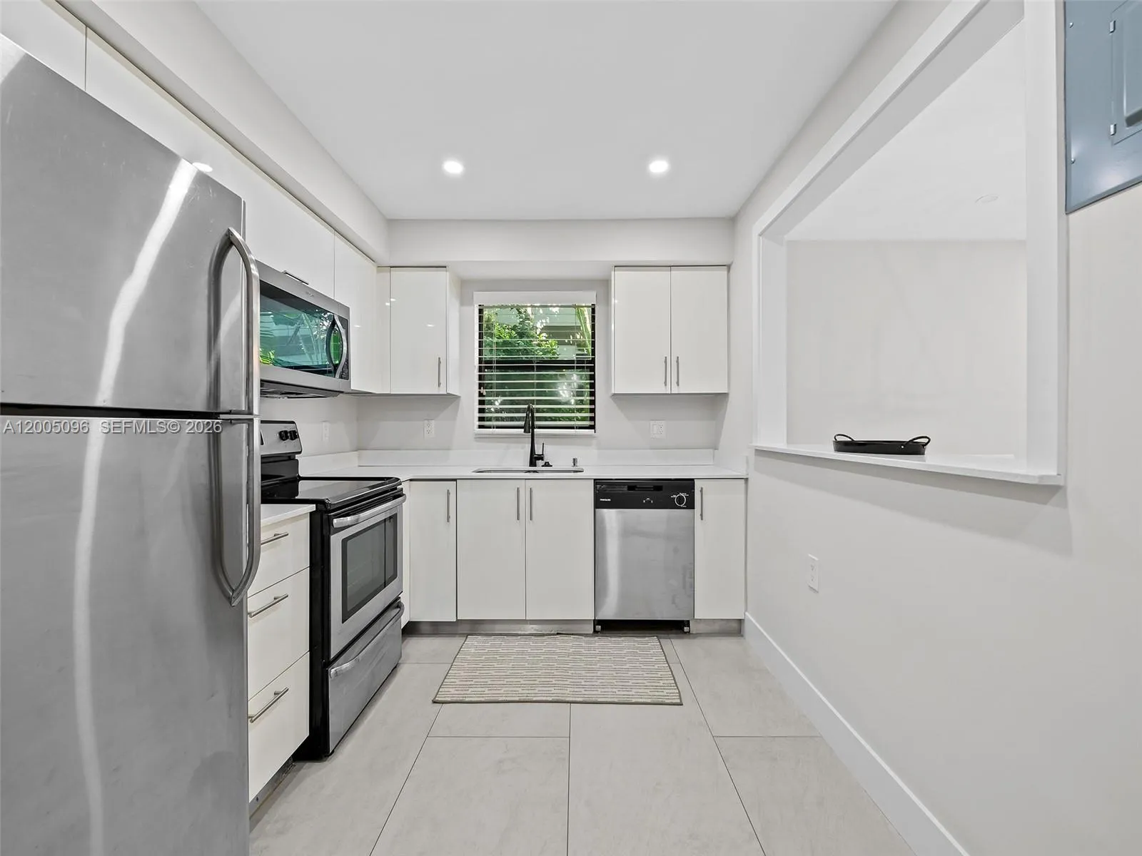 1305 SE 1st St # 2, Fort Lauderdale FL 33301