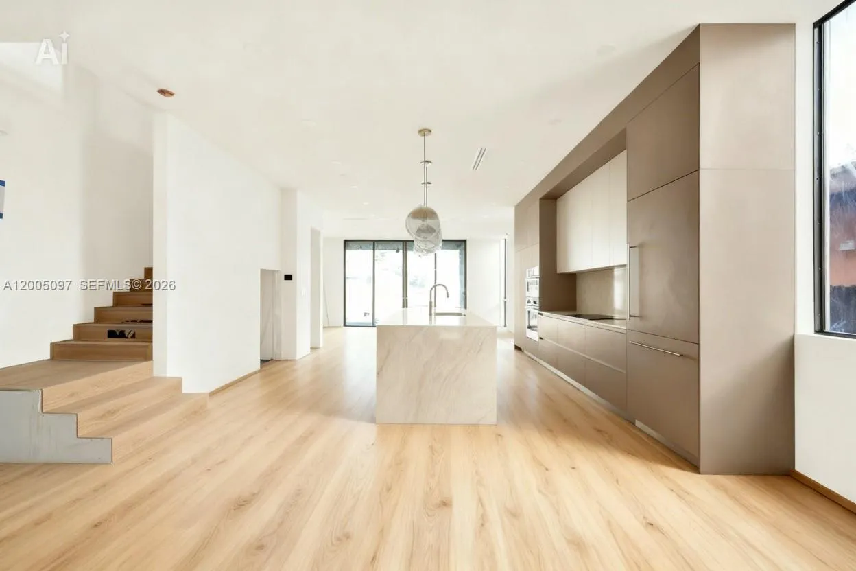 1501 SW 21 St, Miami FL 33145