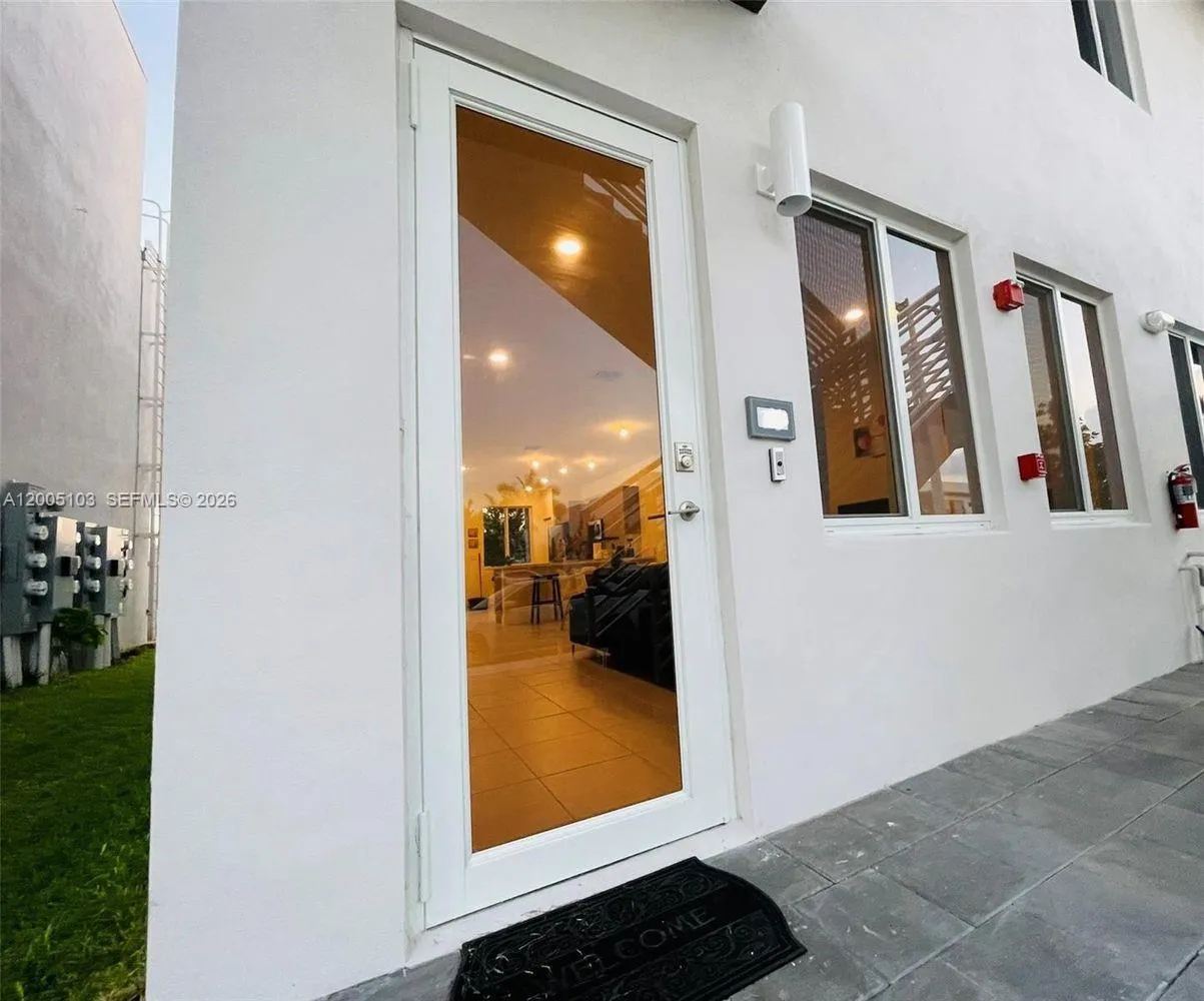 10300 NW 66TH AV # 101, Doral FL 33178