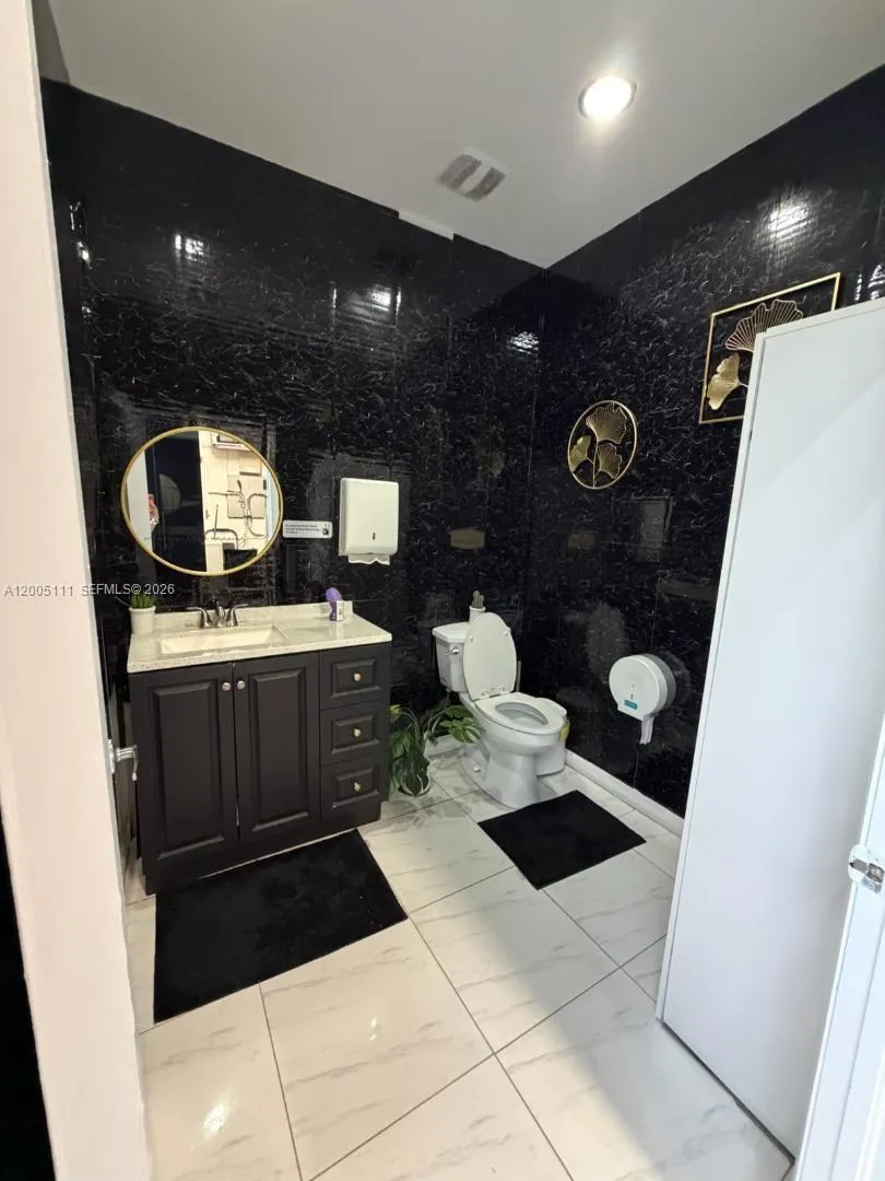 8290 SW 40th St, Miami FL 33155