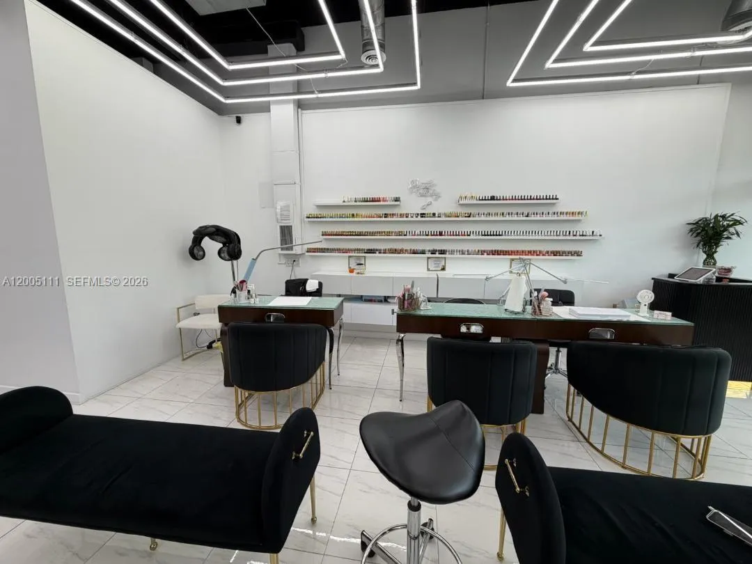 8290 SW 40th St, Miami FL 33155