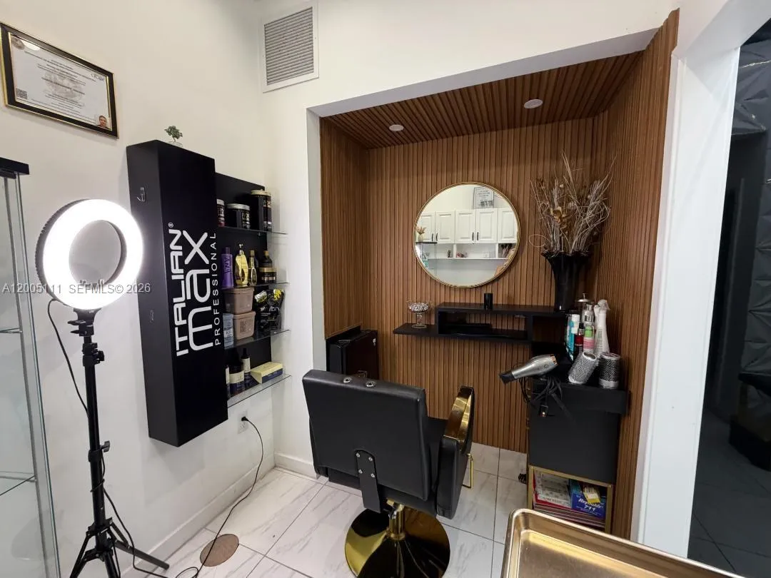 8290 SW 40th St, Miami FL 33155