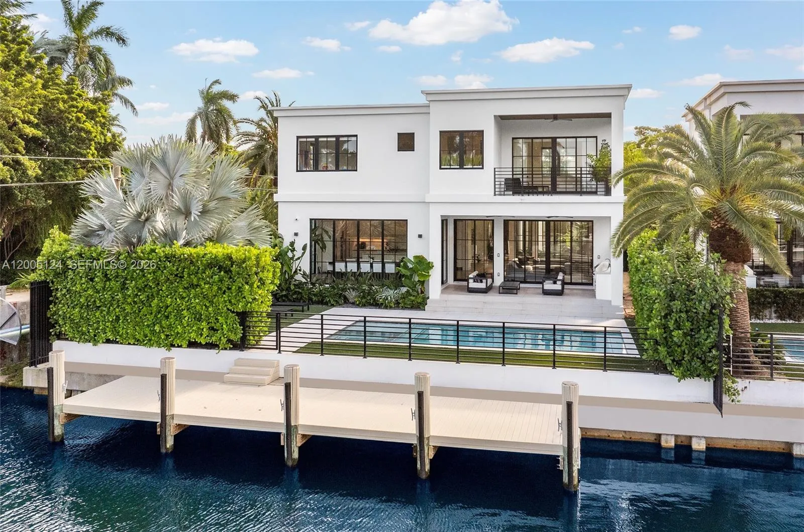 895 NE 76th St, Miami FL 33138