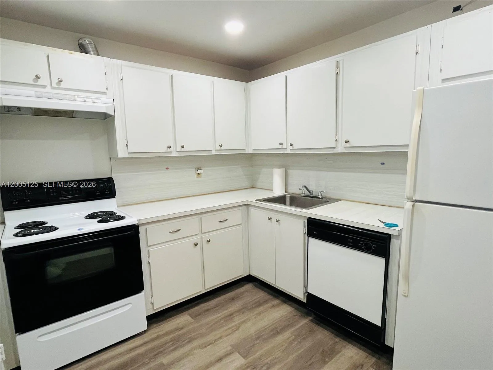 401 Golden Isles Dr # 716, Hallandale Beach FL 33009