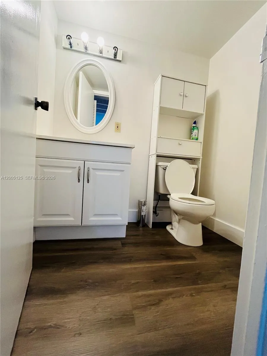 401 Golden Isles Dr # 716, Hallandale Beach FL 33009