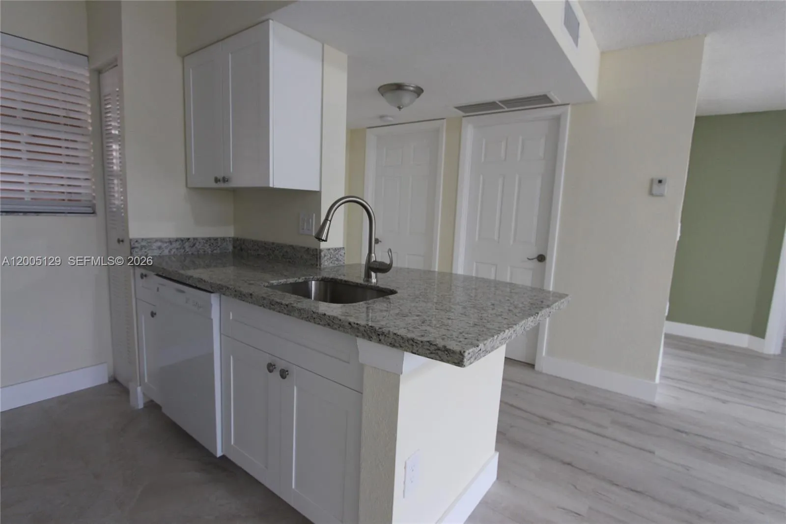 2890 N Oakland Forest Dr # 204, Oakland Park FL 33309