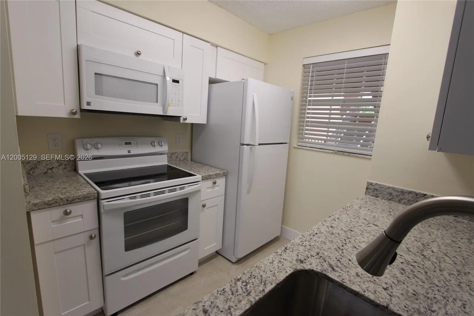 2890 N Oakland Forest Dr # 204, Oakland Park FL 33309