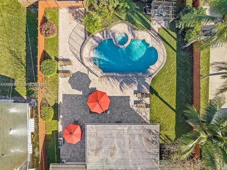 2219 N 35th Ave, Hollywood FL 33021