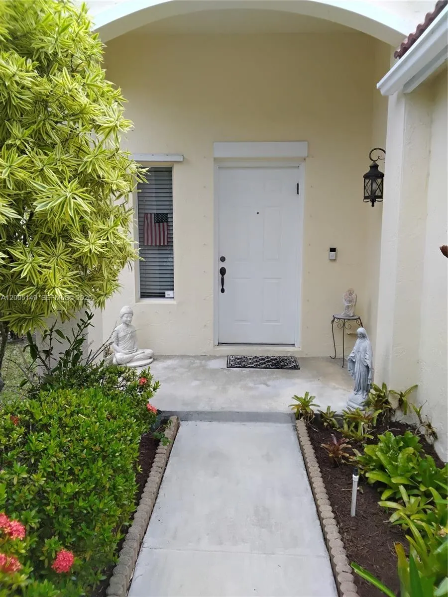 519 Talavera Rd, Weston FL 33326