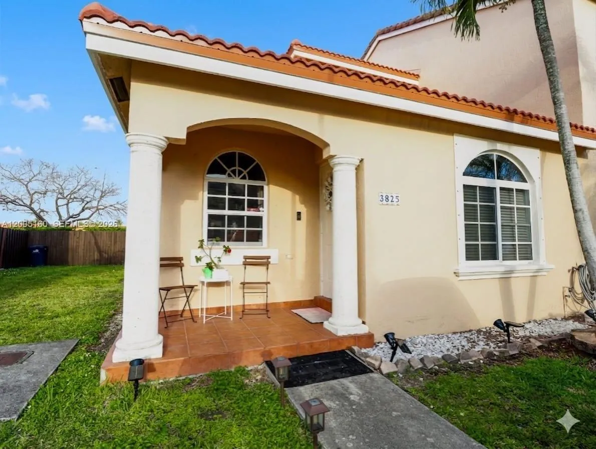 3825 SW 153rd Ct, Miami FL 33185