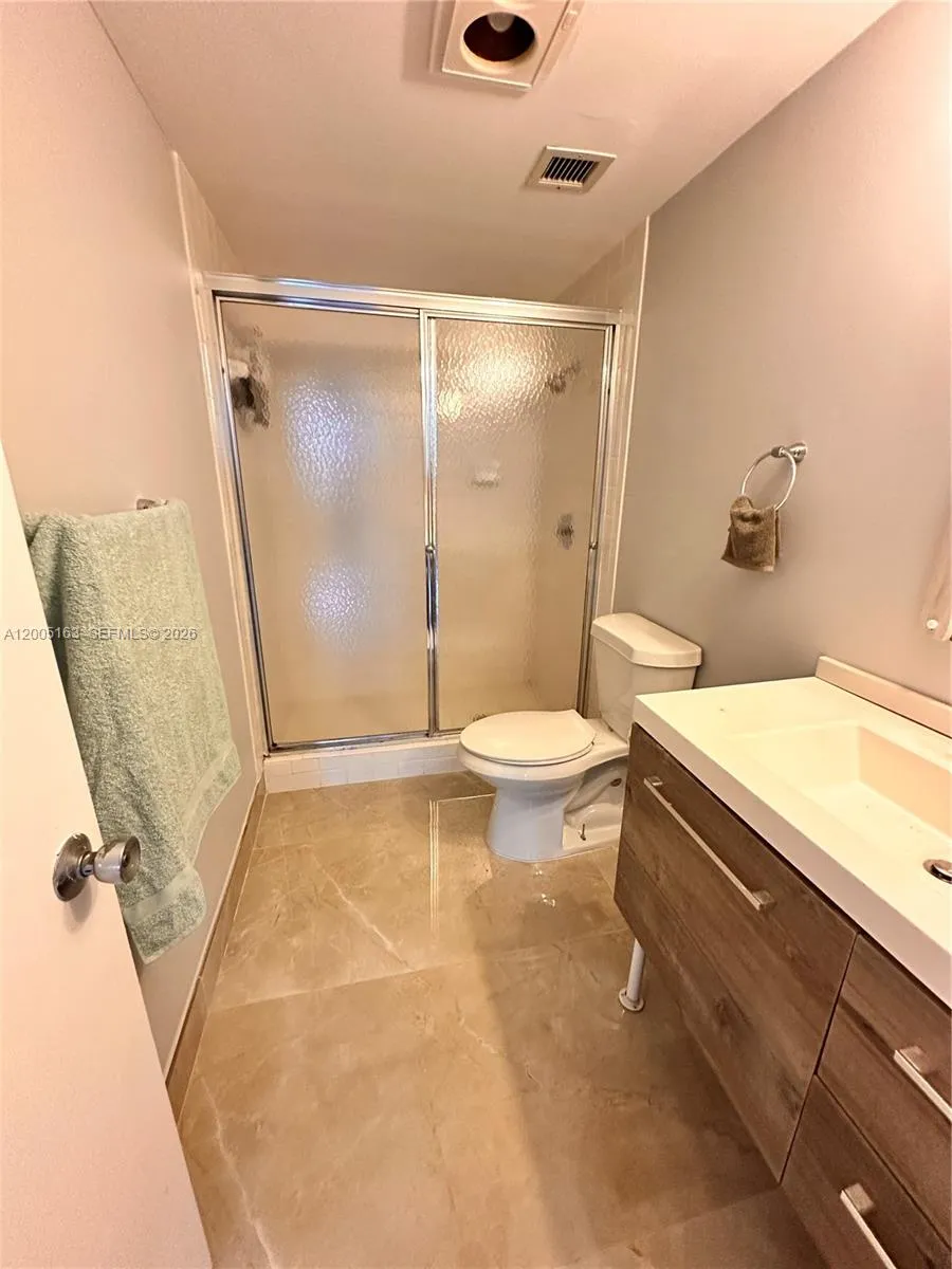 901 Hillcrest Dr # 315, Hollywood FL 33021