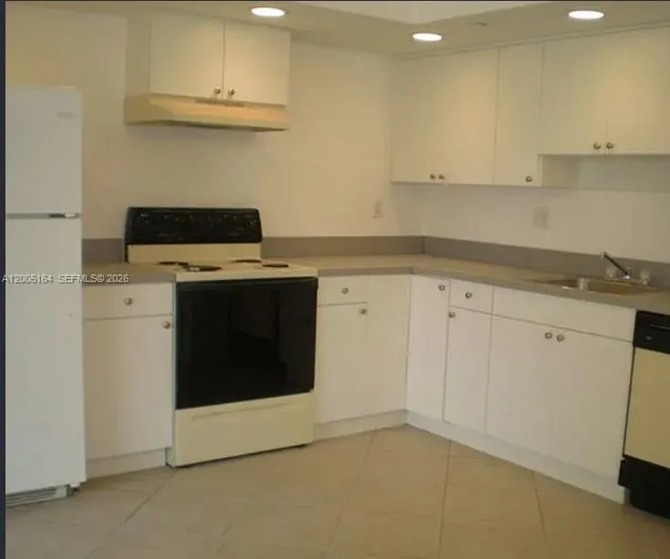 8650 SW 133rd Ave Rd # 213, Miami FL 33183