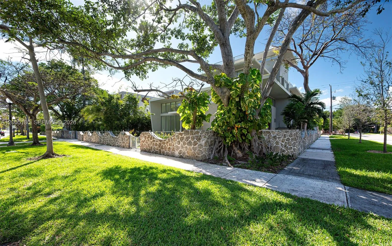 2100 S Miami Ave, Miami FL 33129