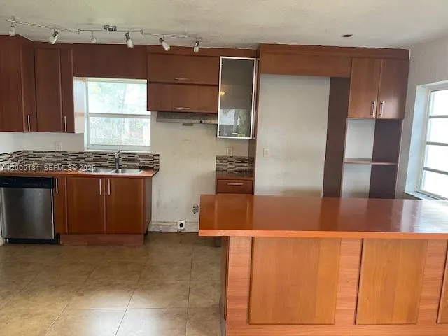 758 SW 3rd Pl, Dania Beach FL 33004