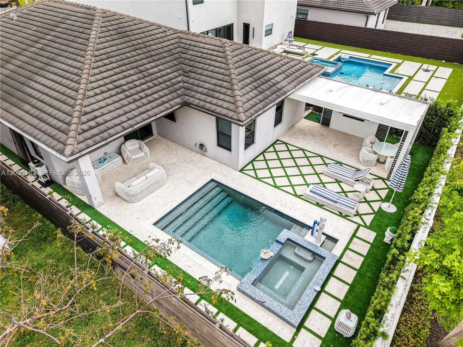 16051 NW 87th Ct, Miami Lakes FL 33018