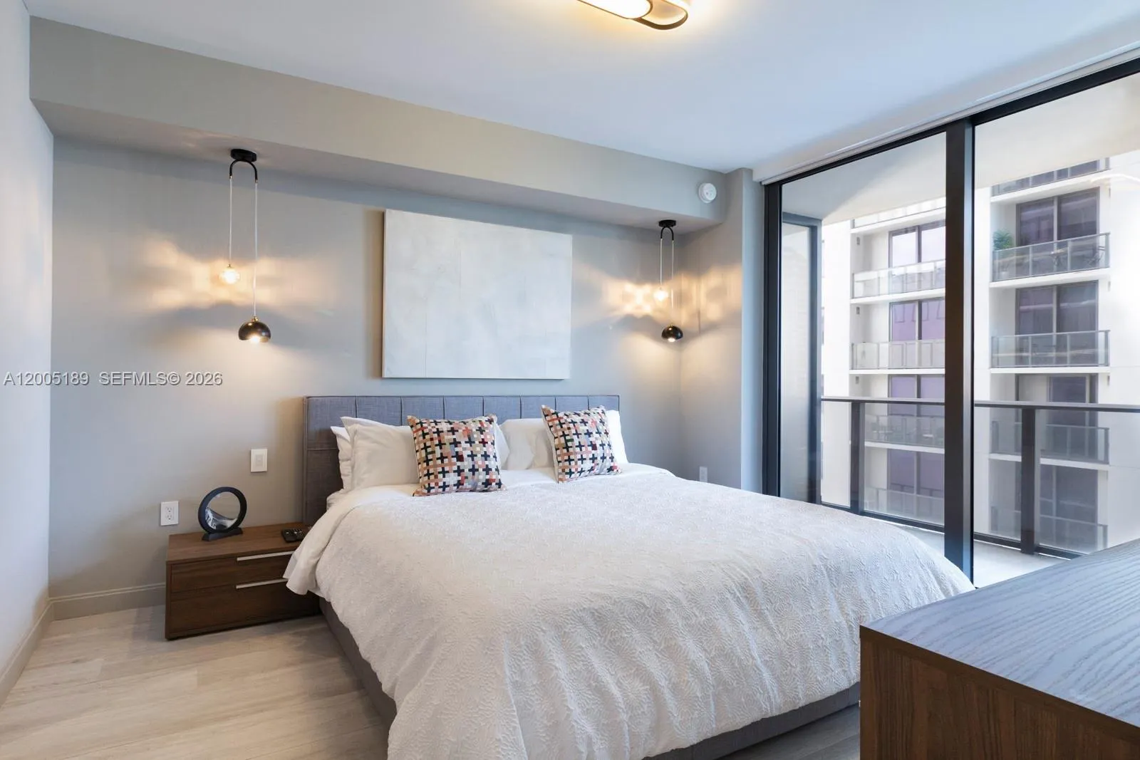 55 SW 9th St # 3010, Miami FL 33130