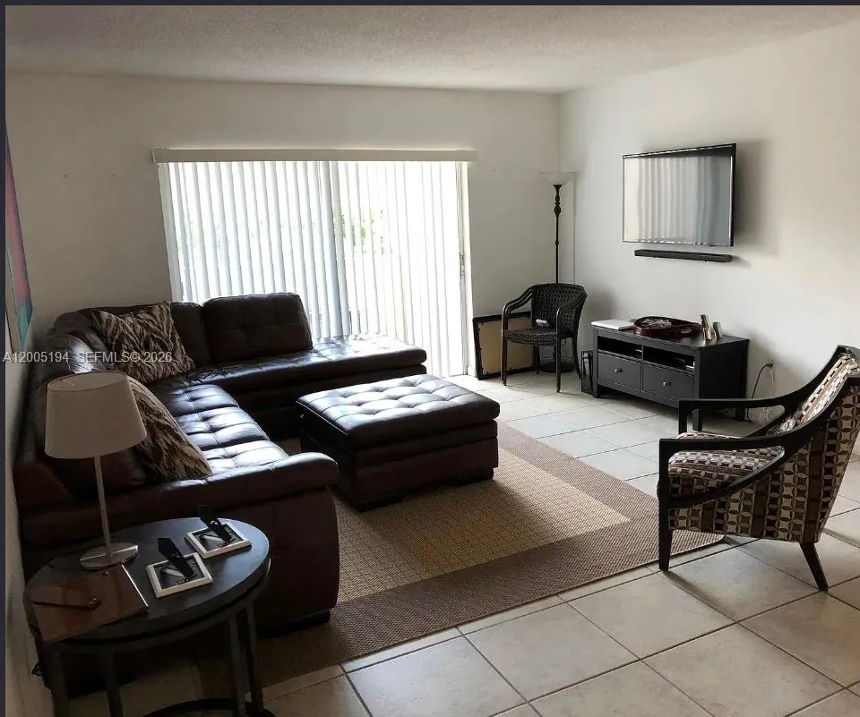 7705 SW 86th St # 211, Miami FL 33143