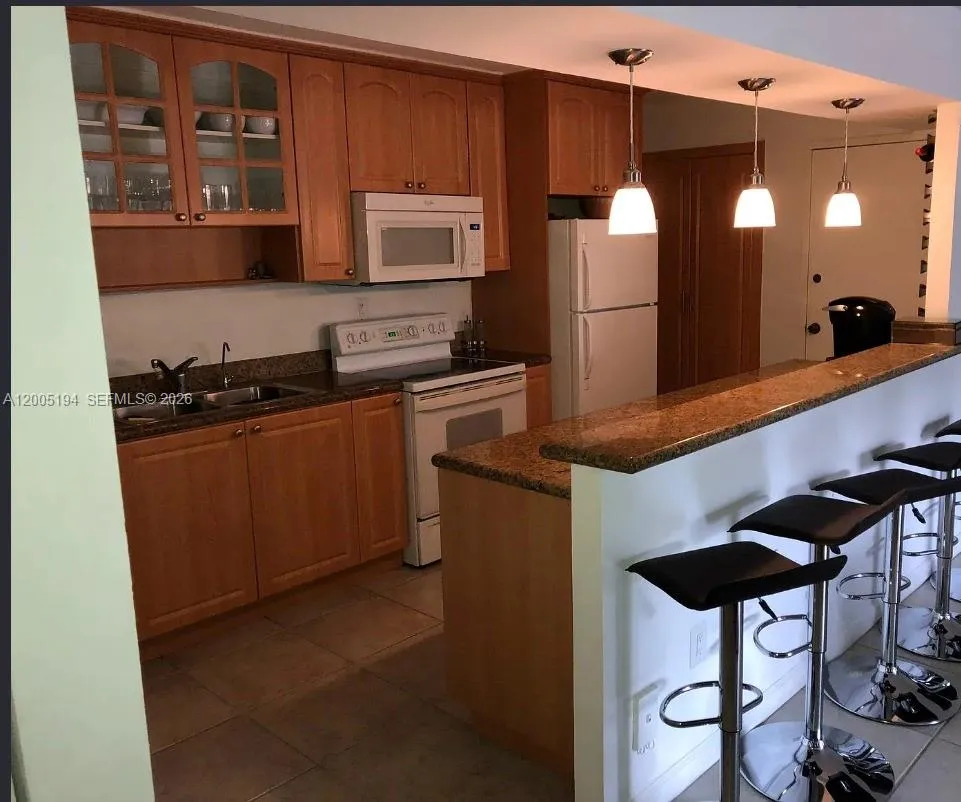 7705 SW 86th St # 211, Miami FL 33143