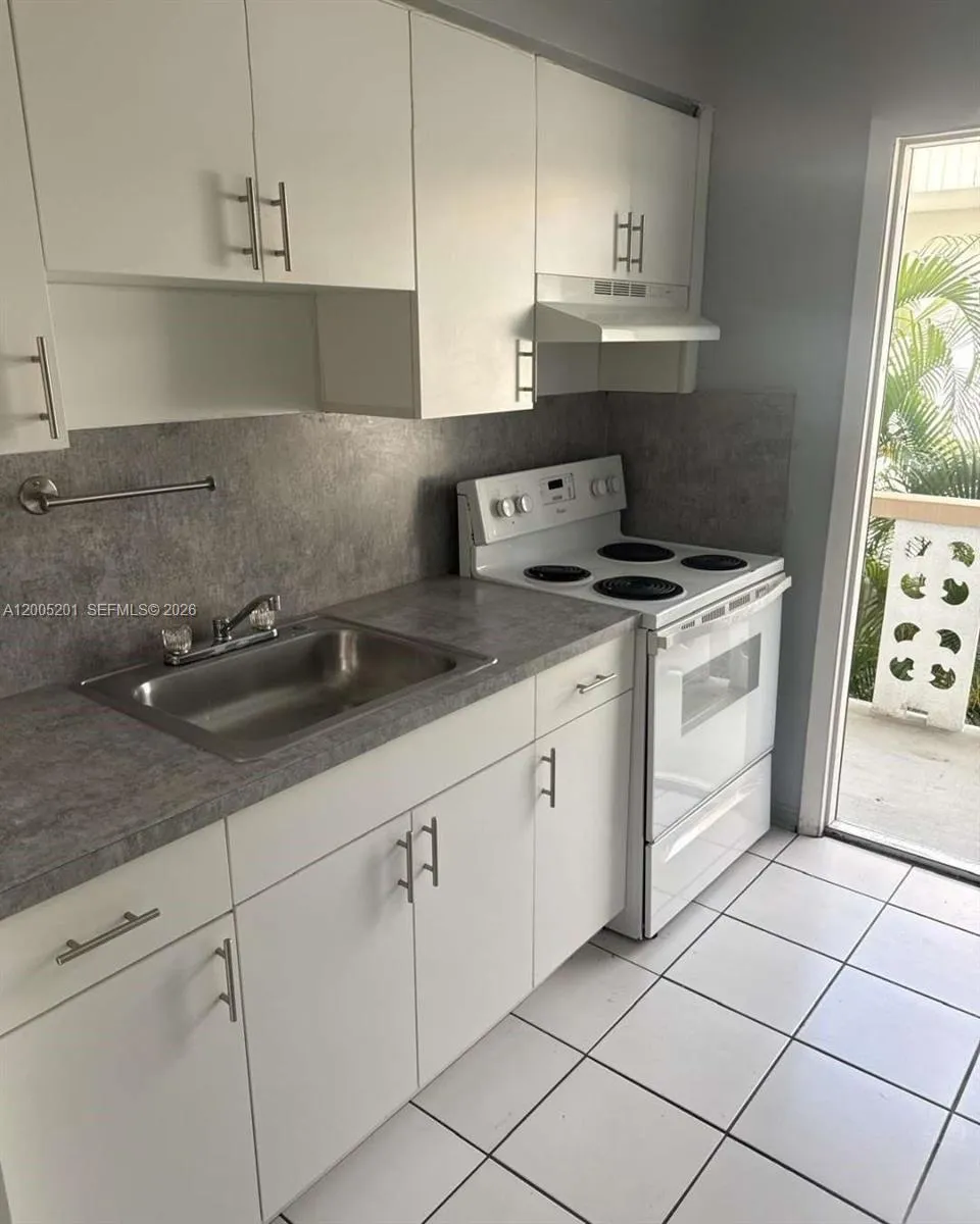 1610 Liberty St # 7, Hollywood FL 33020