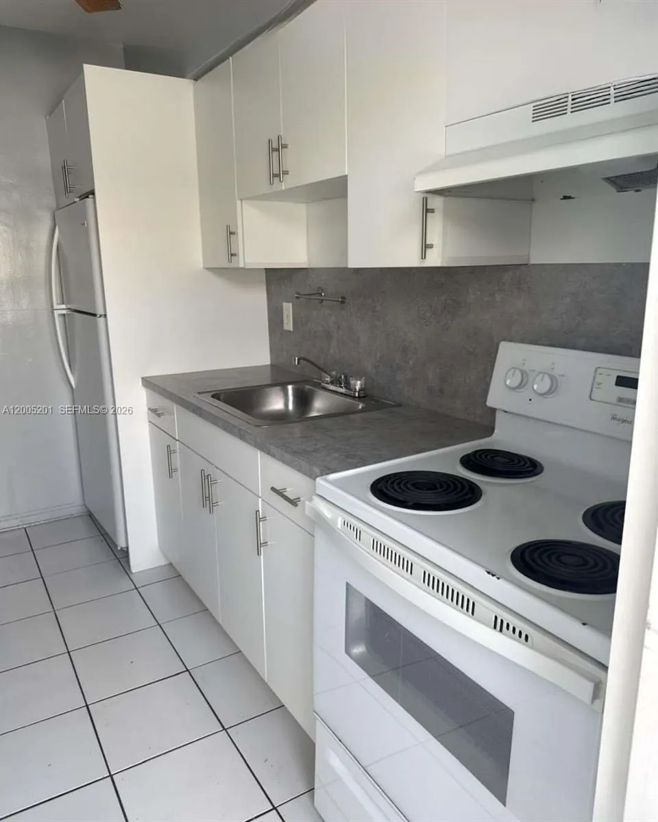 1610 Liberty St # 7, Hollywood FL 33020